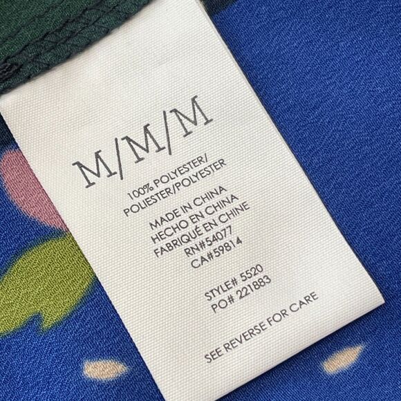 ~ CABI Med Blouse Floral Botanical Top Shirt Flowy Button Up Lightwt Navy Multi - Picture 14 of 15